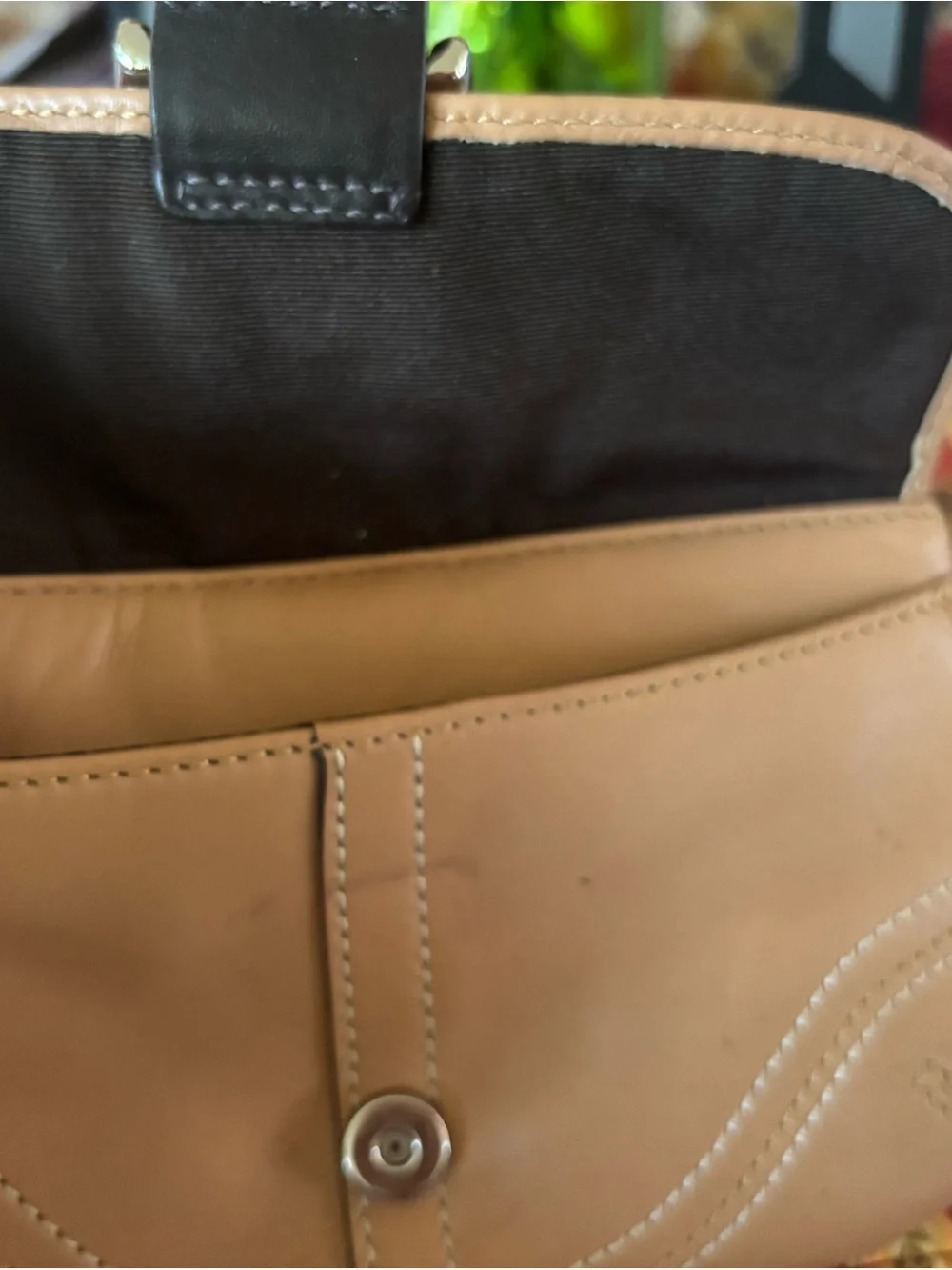 Coach compact tan